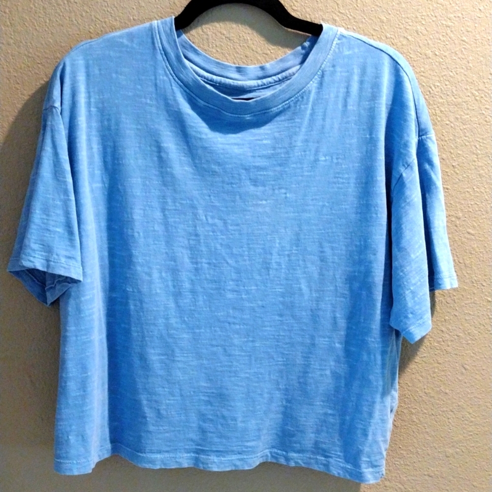 Universal thread cropped T